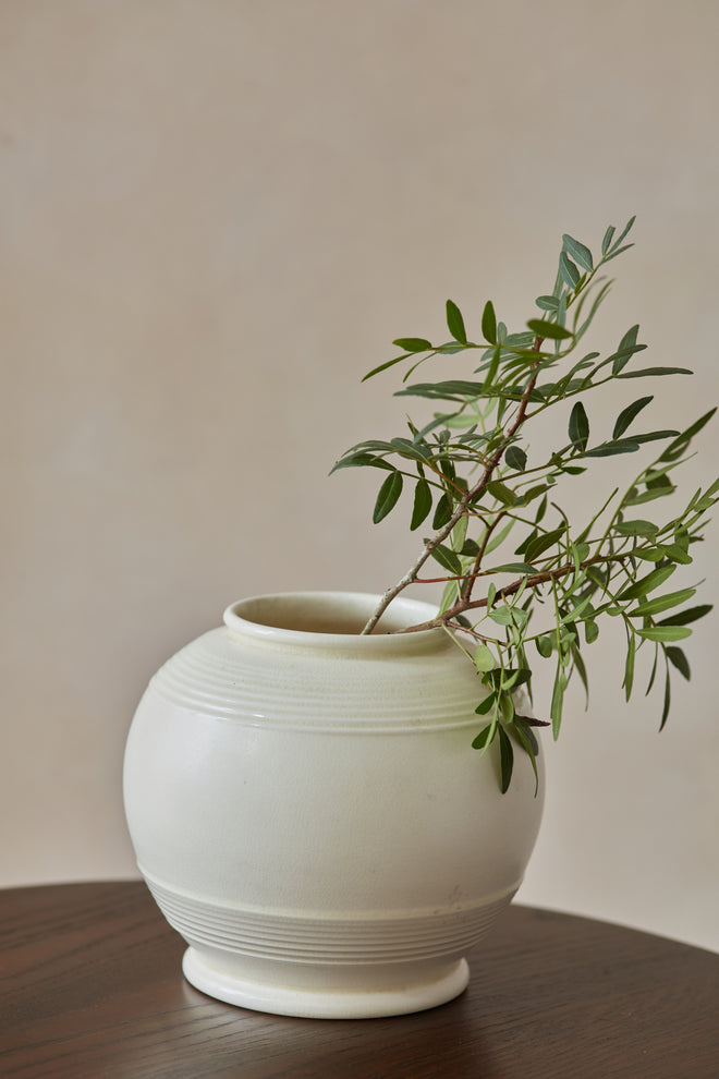 Ceramic Vase with line detailing