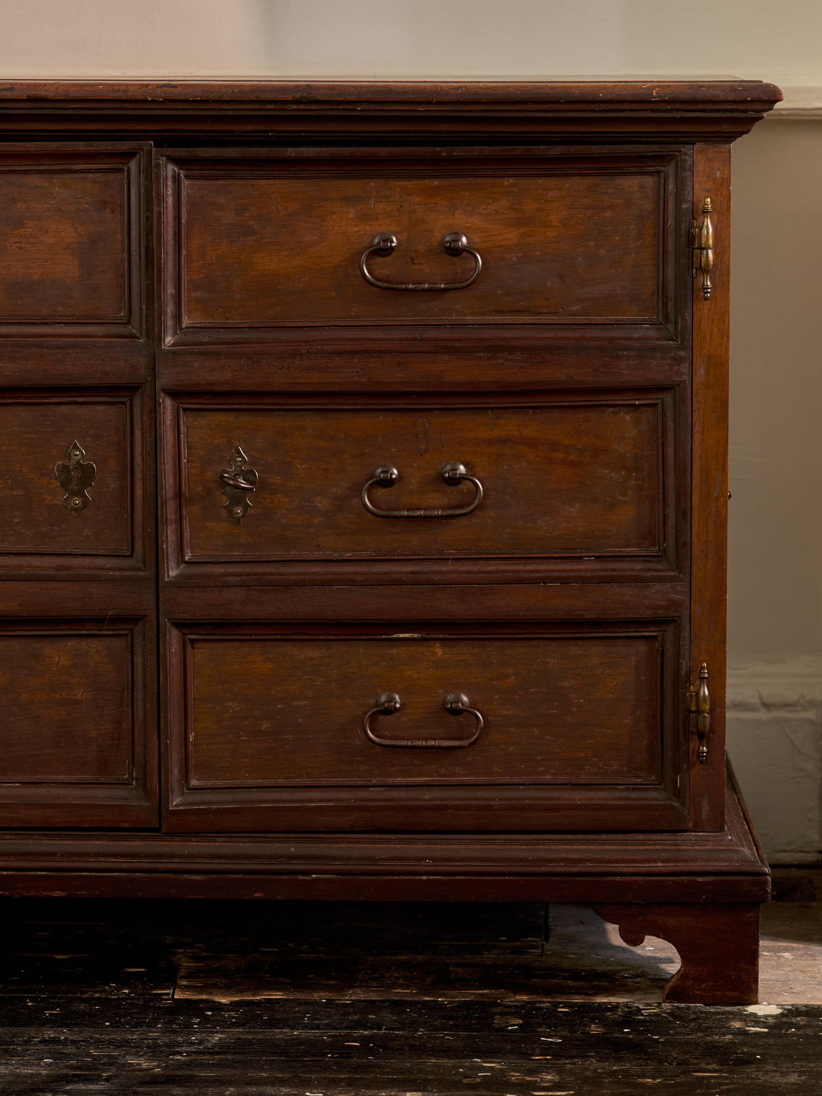 18th Century Italian Walnut Commode