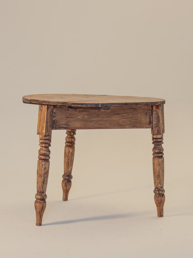 Cricket Dining Table